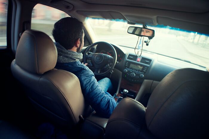Husband Is Fed Up With Taking His Allergic-To-Driving Wife Everywhere, But She Just Won’t Start